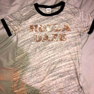 PINK seasonal t-shirt